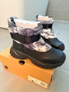 UGG Black & Marble-Print Waterproof Snow Boot